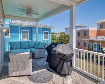 The Strand: Free Golf Carts, Paddle Boards, Tennis & Pool, 1 Blk to Beach - Cape Charles - Balkon