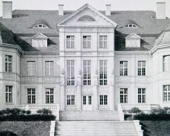 Schlosshotel Neustrelitz - Neustrelitz - Gebäude