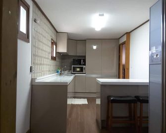 Yettle Hanok Stay - Gyeongju - Cocina