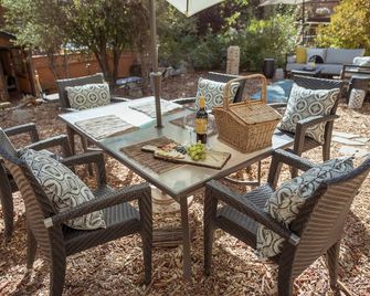 Cozy Idyllwild cabin near San Jacinto Mountains - Idyllwild - Patio