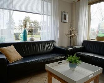 Mill canal 523 - Breezand - Sala de estar