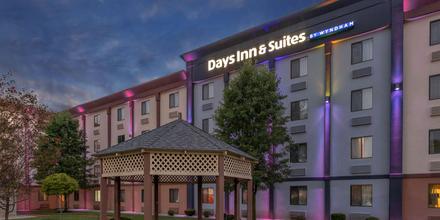 Image of hotel: Days Inn and Suites by Wyndham Hammond IN