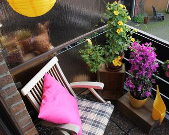 Bright, modern and cozy two-room apartment - Ratingen - Balkon