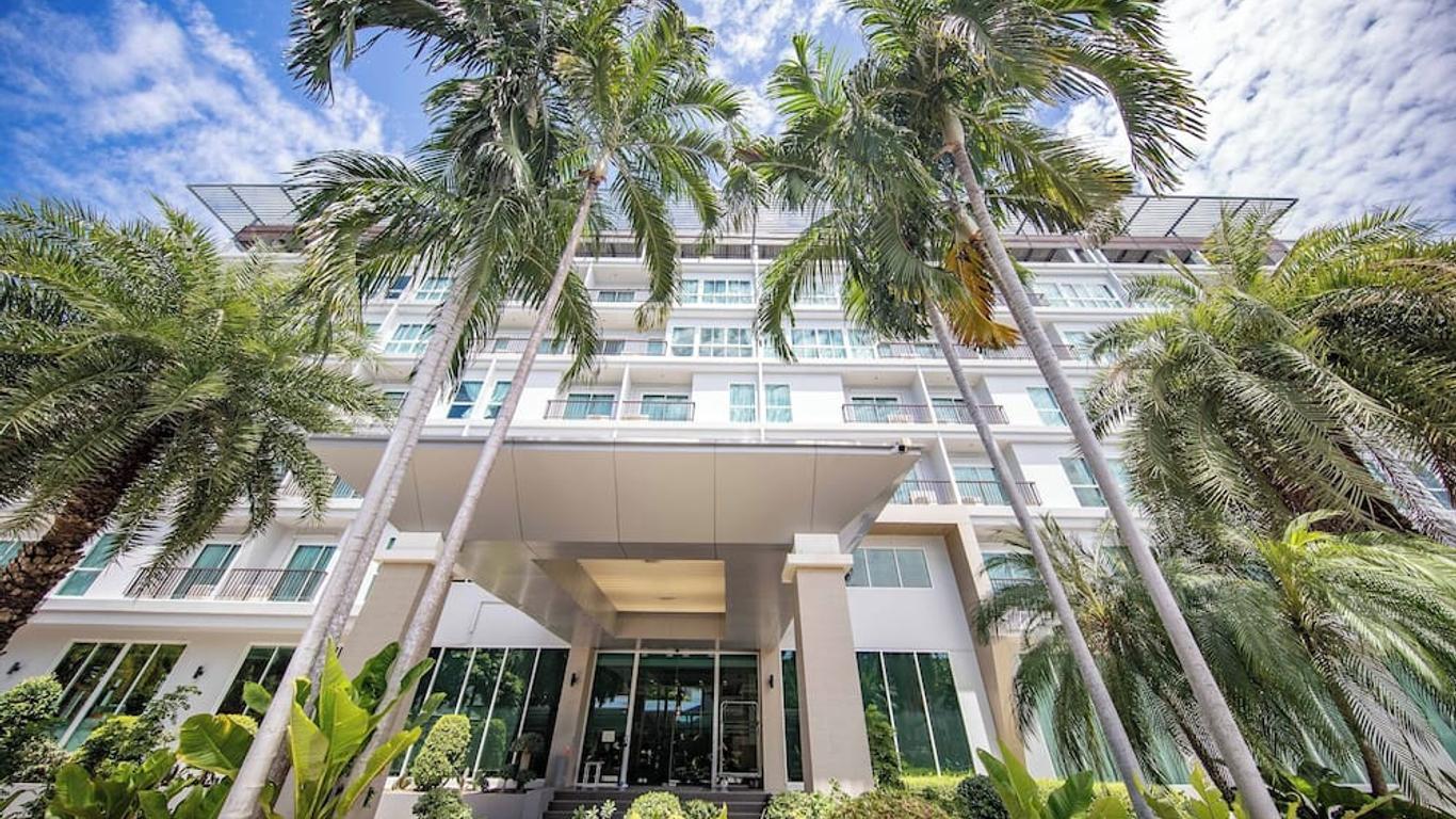 Phavina Hotel Rayong Sha Extra Plus