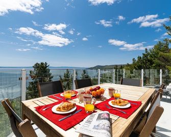 Hôtel à la maison - Villa du Cap Blanc, spa et Vue - Saint-Irénée - Balcony