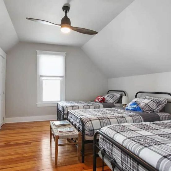 Bedroom view of Cheerful 4 bedroom close to historical/sport sites