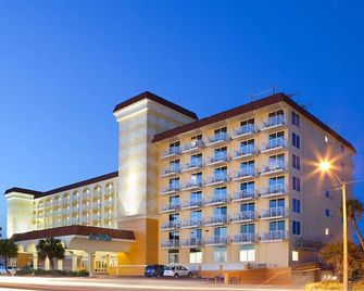 Oceanfront -2 Bdrm W/Balconies, Casa Del Mar, Ormond Beach, 10miles Fr Daytona - Ormond Beach - Building