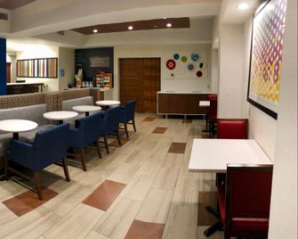 Holiday Inn Express & Suites Decatur By IHG - Decatur - Ресторан