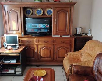 Maison entière avec parking, garage et jardin - Montluçon - Living room