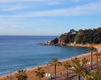 URH Excelsior - יורט דה מאר - חוף