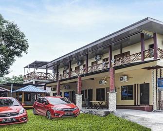 Hotel O Penginapan Dafandra Beach Near Pantai Tanjung Bira - Bira - Building