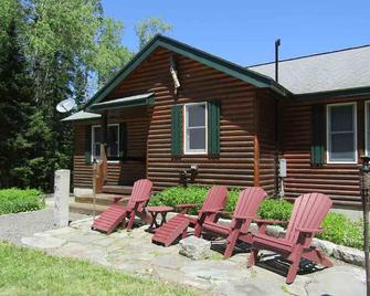 North Country Retreat Direct Access To Atv And Snowmobile Trails - Pittsburg - Patio