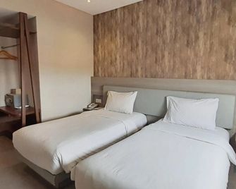 Lynn Hotel Serang - Serang City