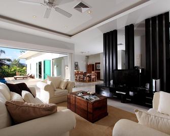 Phuket Lagoon Pool Villa - Ko Kaeo - Obývací pokoj