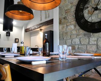 Gîte de Charme Chez Sébastien & Stéphanie - Peyre-en-Aubrac - Salle à manger