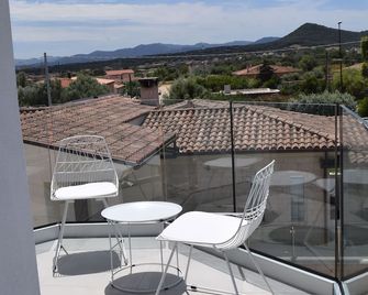 Chic & Charme Luxury Rooms - Olbia - Balkon