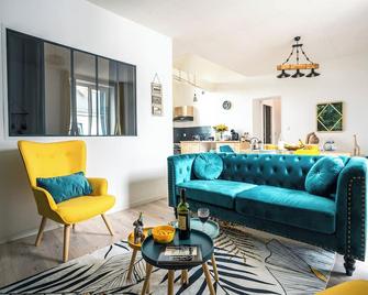 Maison de ville envoutante, expérience unique ! - Nozay - Salon