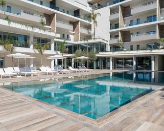 Youmami Suite Hotel Wellness&spa - Джуліанова - Басейн