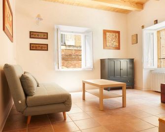 Relax & Peace in the Historic Center by Host Hero - Lapedona - Sala de estar