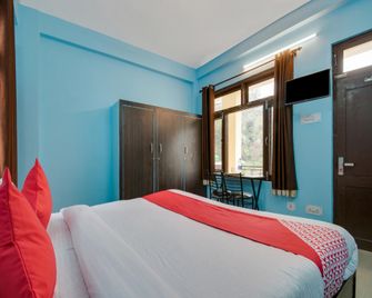 Oyo 24695 Hotel Comfort Inn - Chamba - Bedroom