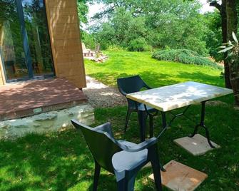 maison dans un écrin de verdure - Saint-Léon-sur-Vézère - Patio