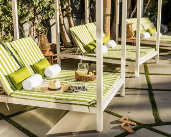 ذا ويسلي فلات 8 إن بالم سبرينجز - بالم سبرينغس - شرفة مرصوفة