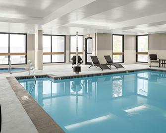 Courtyard by Marriott Paducah - Paducah - Piscina