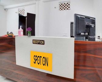 Hotel O Rudraksh Residency - Bhilai - Front desk