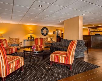 Best Western Plus Parkway Hotel - Alton - Area lounge