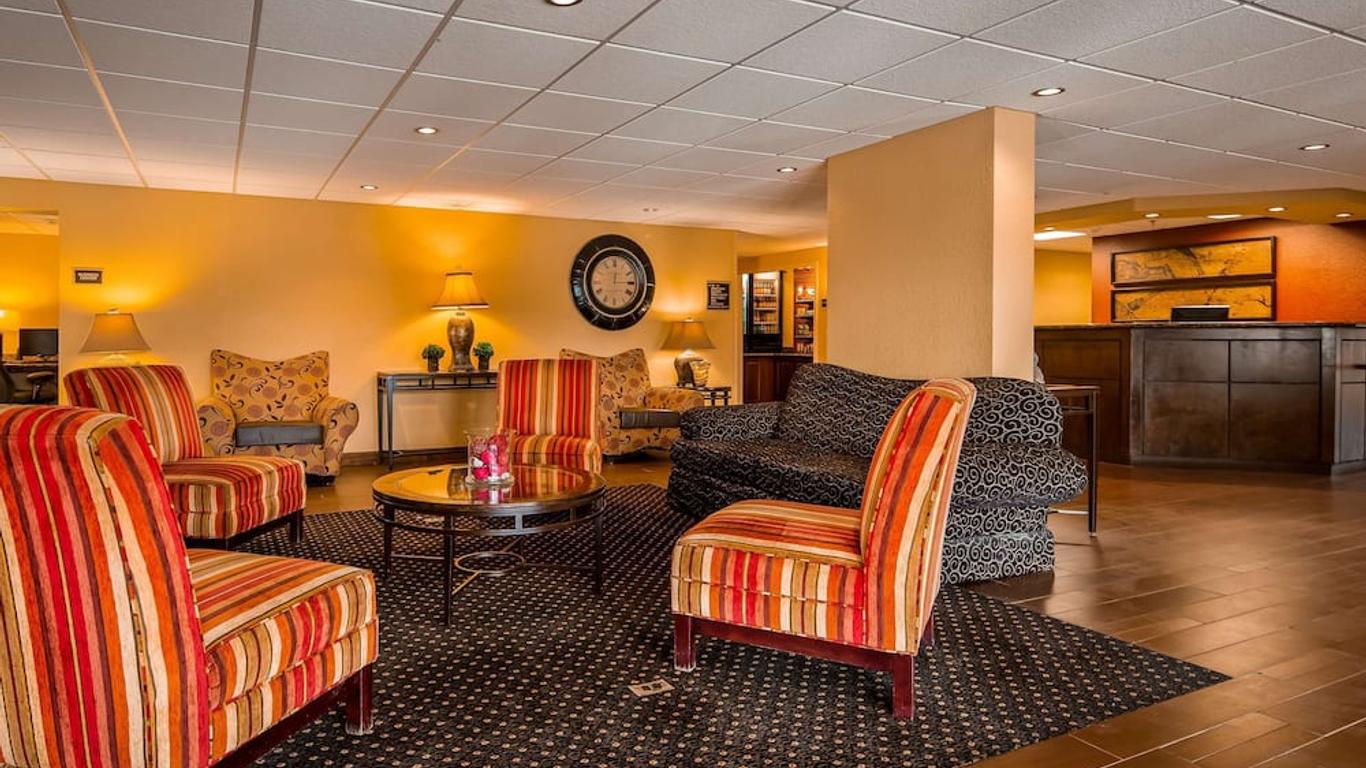 Best Western Plus Parkway Hotel