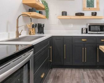 Hard to Find Cabin - Sulphur - Cocina