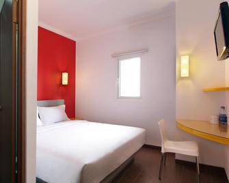 Amaris Hotel Mangga Dua Square - Jakarta - Schlafzimmer