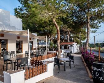 Bungalows Es Pins - Emar Hotels - Sant Ferran de ses Roques - Patio