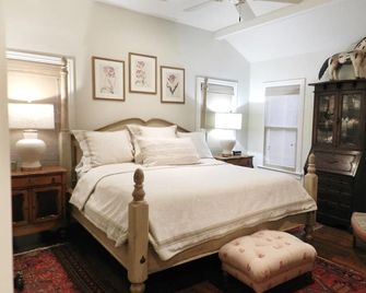 Quaint Cottage in the Heart of the Park Cities - Dallas - Habitación