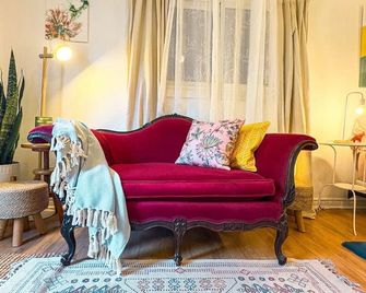 KingstonStays The Art Studio free parking - Kingston - Living room