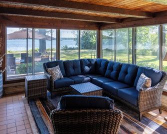 Lake House - Delavan - Living room