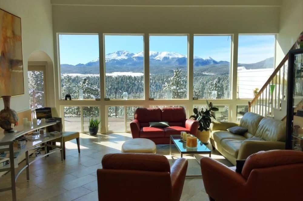 Pikes Peak Paradise Bed and Breakfast