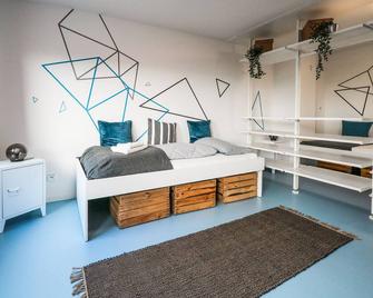 Stylish&Comfy Private Room Citycenter 1B - Hostel - Mannheim - Wohnzimmer
