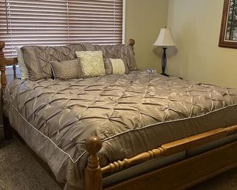 Best Reviews!! Relax And Be Comfortable With Big Screen Tv, Hot Tub And Bbq - Idaho Falls - Dormitor