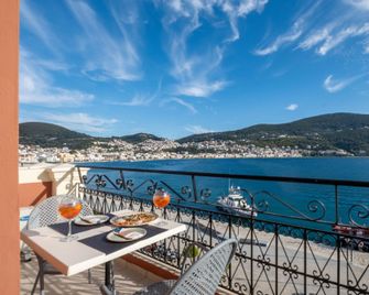 Samos Hotel - Samos - Balkón