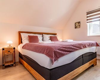 Time out right by the lake - Frymburk - Schlafzimmer