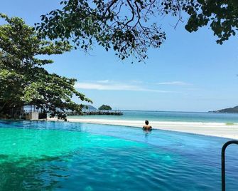 Koh Rong Hill Beach Resort - Koh Rong