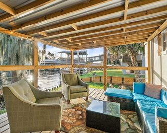 All about the water #1 of 3-Pet-friendly! - Crescent City - Balcony