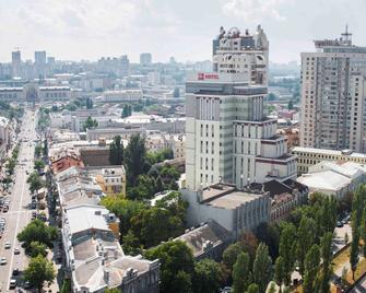 ibis Kiev City Center - Kyiv - Vista externa