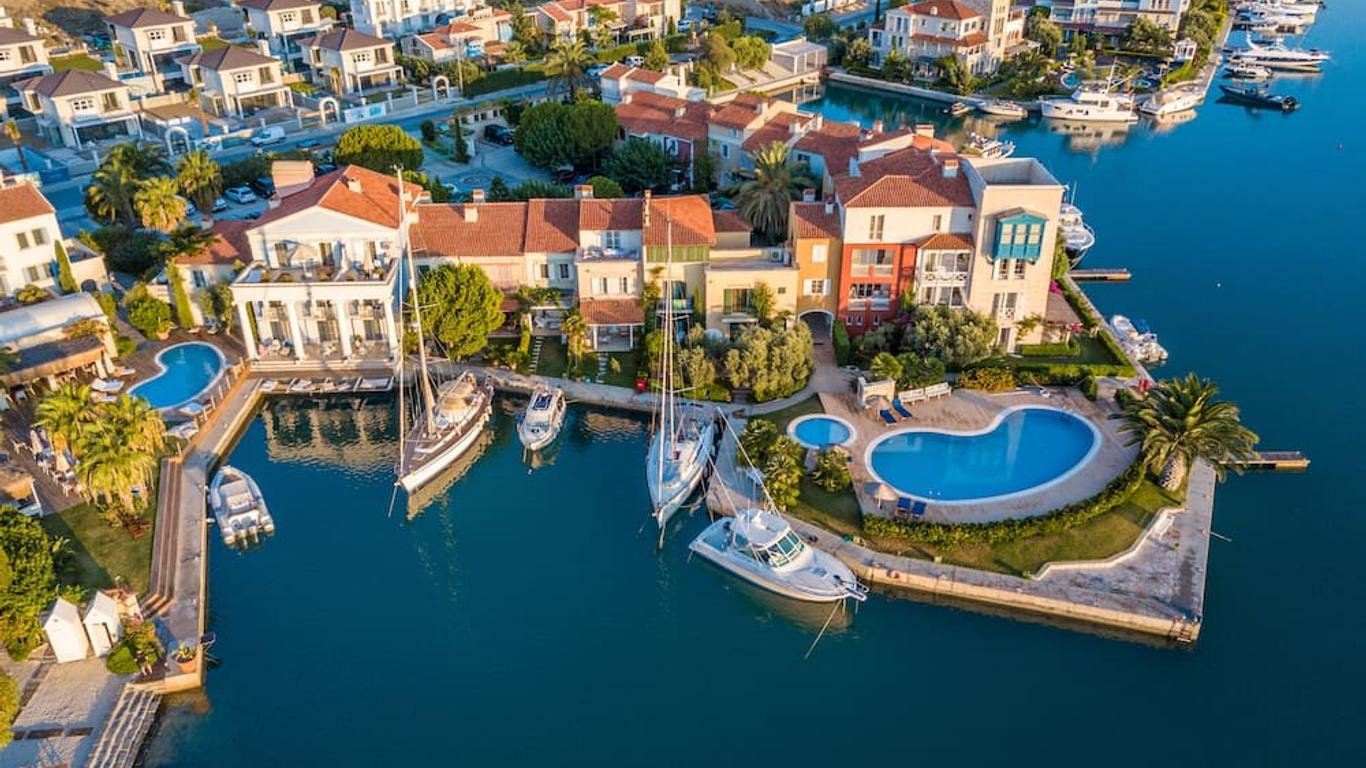 Port Alacati Hotel