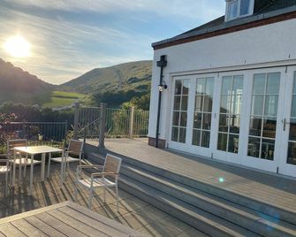 Durdle Door Hotel - West Lulworth - Patio