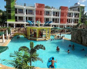 Moalboal Tropics - Moalboal - Piscina