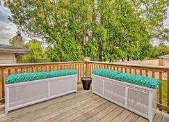 Family Apartment with Deck and Yard Near Northwestern - Evanston - Balcony