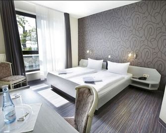Hotel Landsknecht - Uckerath - Schlafzimmer