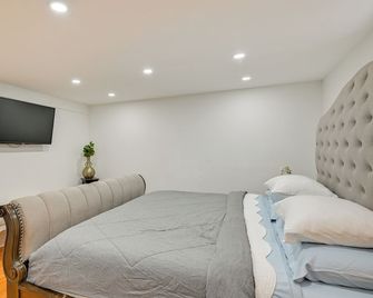 Lovely Elmont Apartment - Walk to Bus Stop! - Elmont